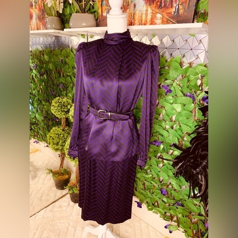 Carolina Herrera 100% Silk Matching set Skirt, Jacket Belt Plum/Midnight - Picture 2 of 16